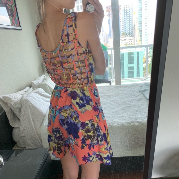 Kirra Floral Dress - Picture 2 of 4